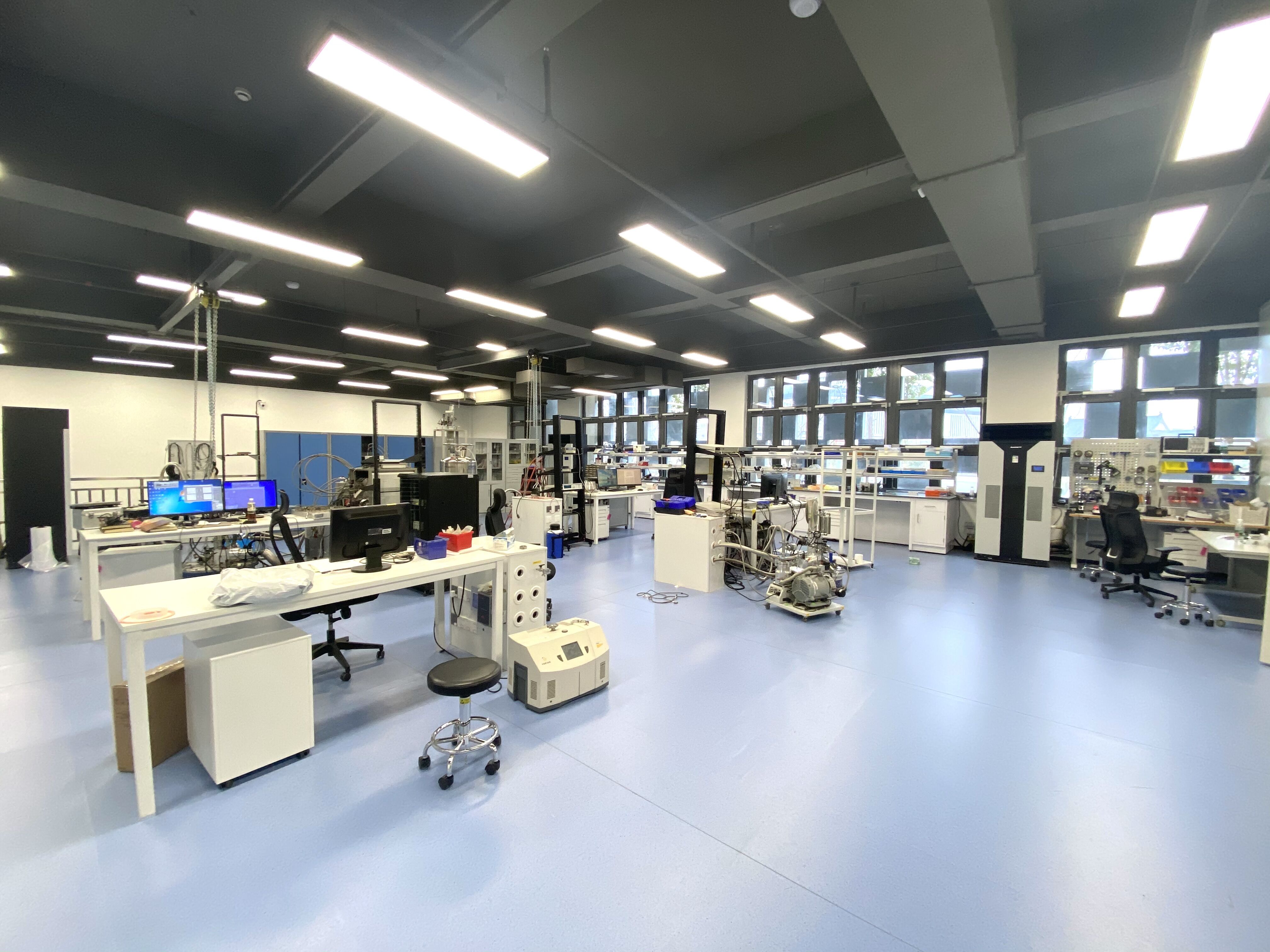 Extreme conditions hall
